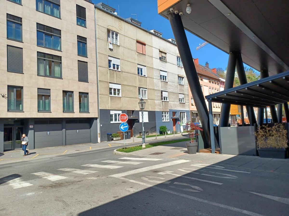 Apartment Elara Zagabria Esterno foto